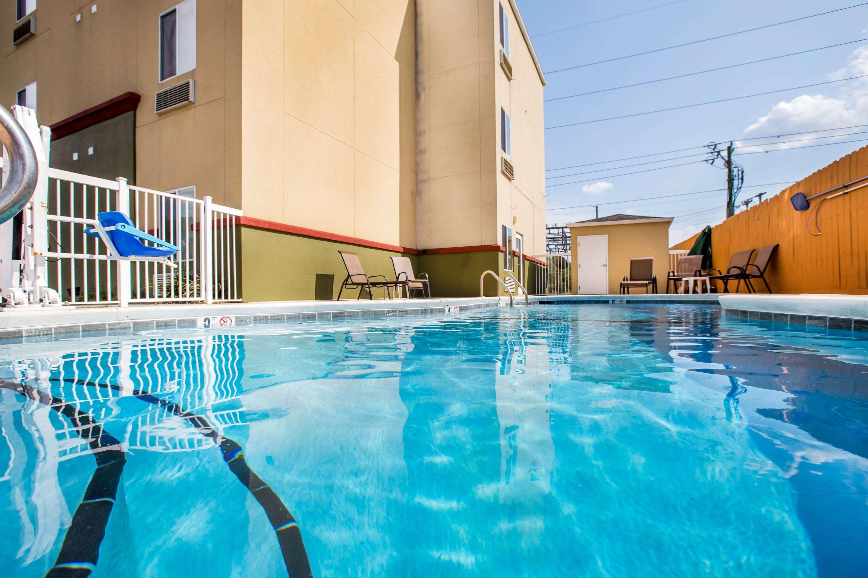 Econo Lodge Валдоста Экстерьер фото