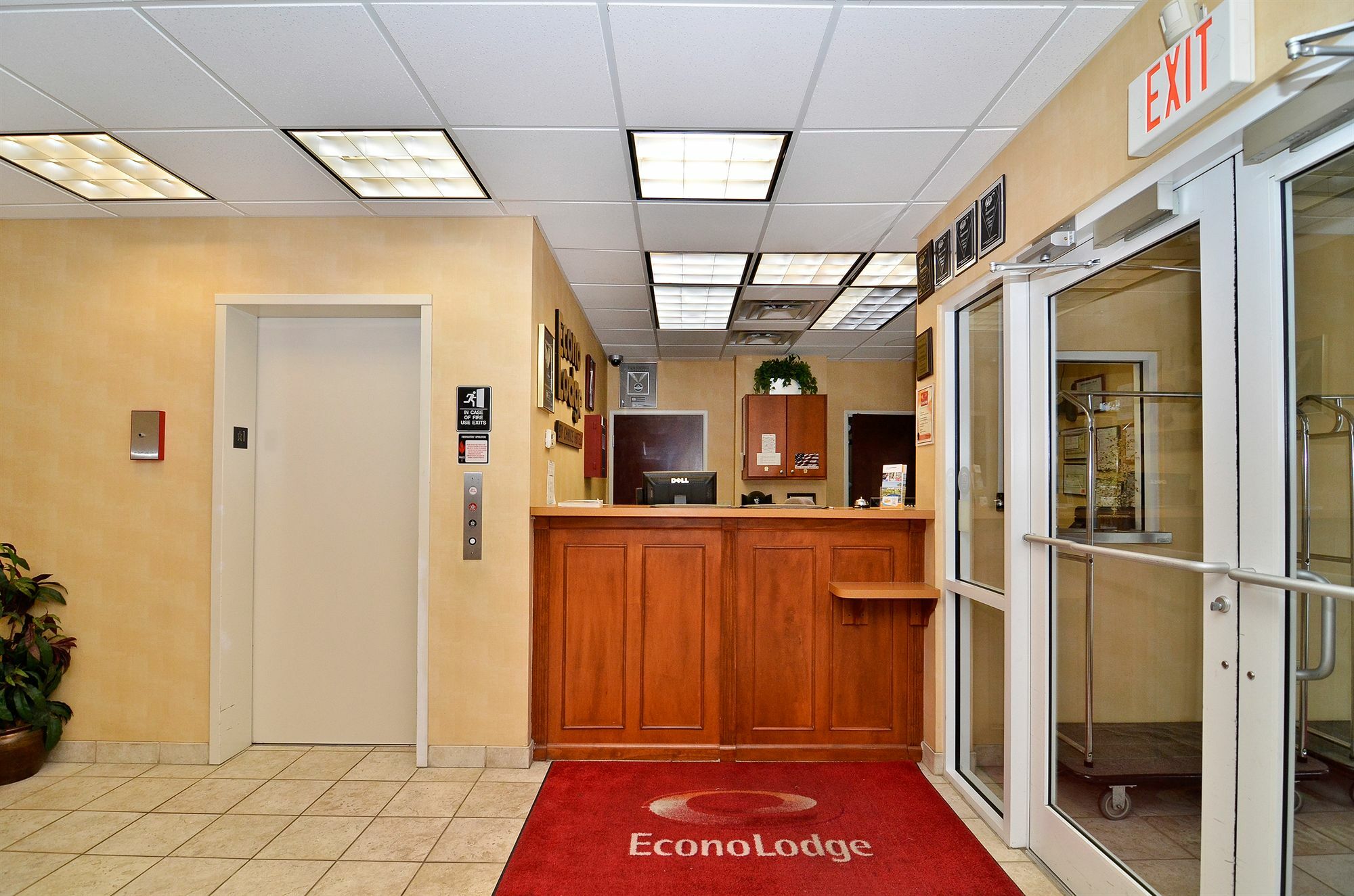 Econo Lodge Валдоста Экстерьер фото