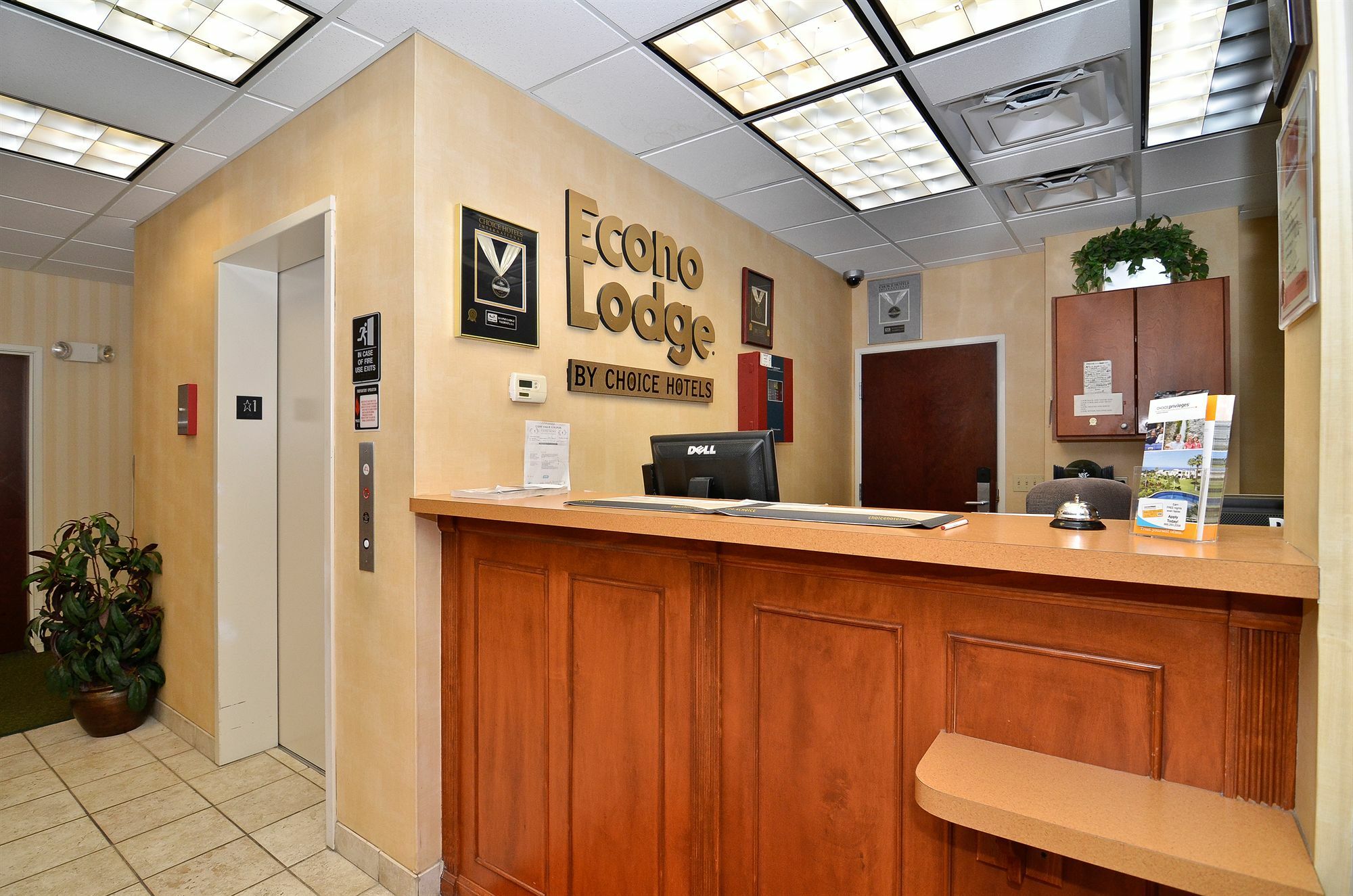 Econo Lodge Валдоста Экстерьер фото